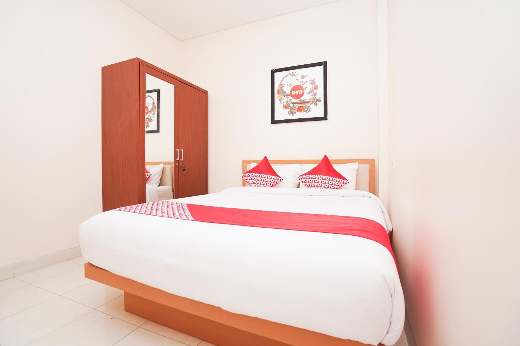 Oyo 782 Menjangan Residence At Citraland 1 Surabaya Exteriör bild
