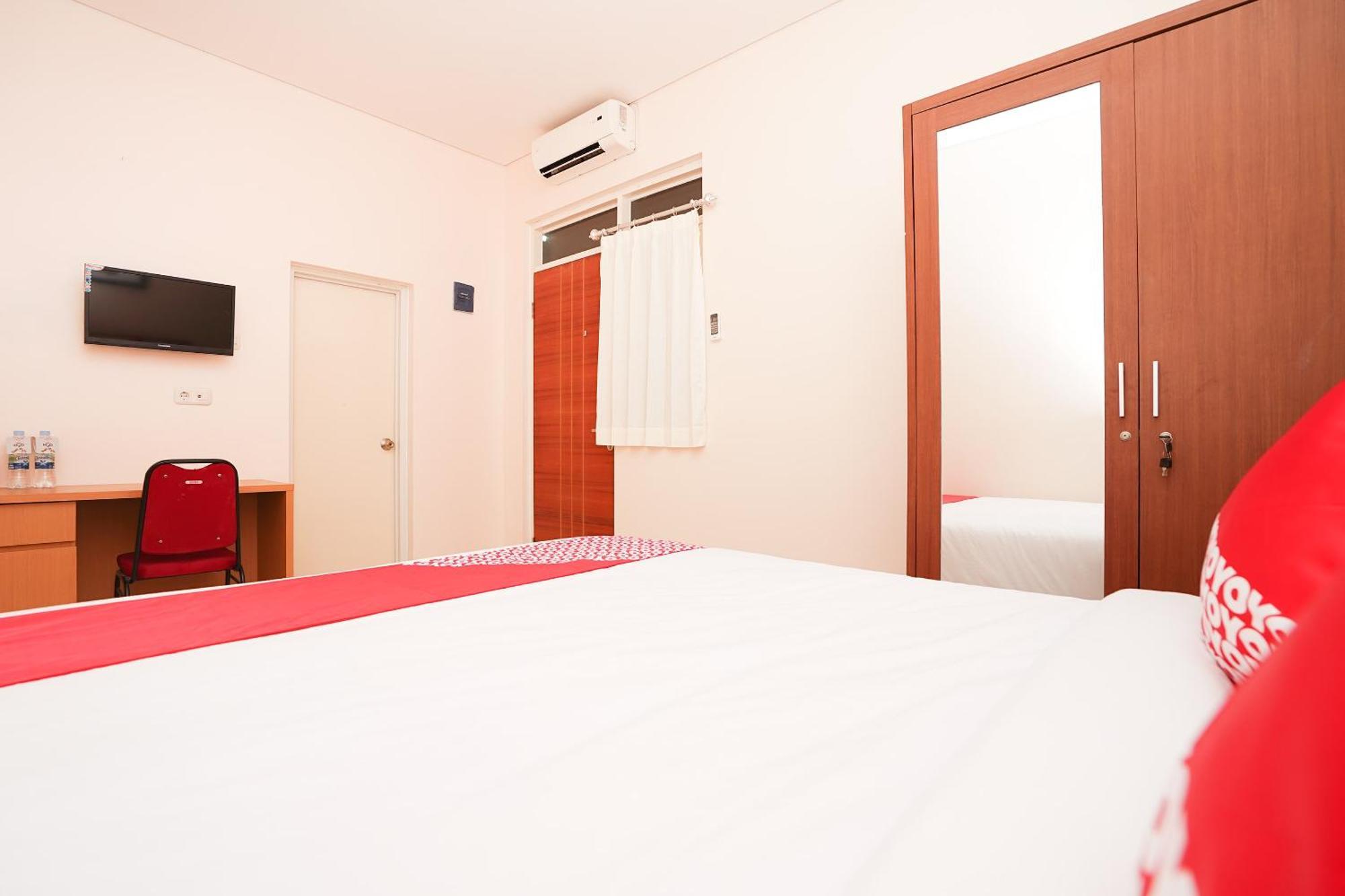 Oyo 782 Menjangan Residence At Citraland 1 Surabaya Exteriör bild