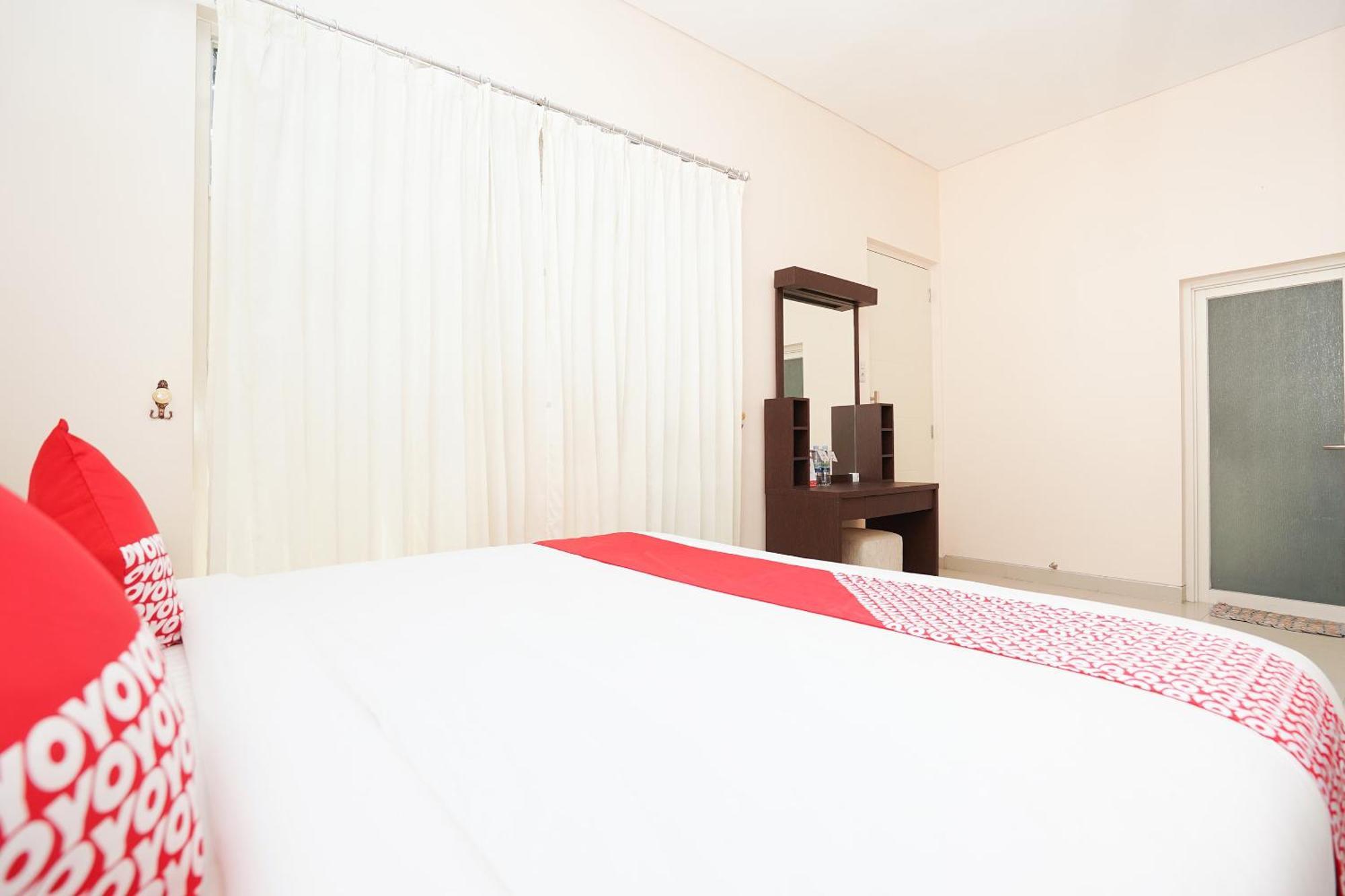 Oyo 782 Menjangan Residence At Citraland 1 Surabaya Exteriör bild