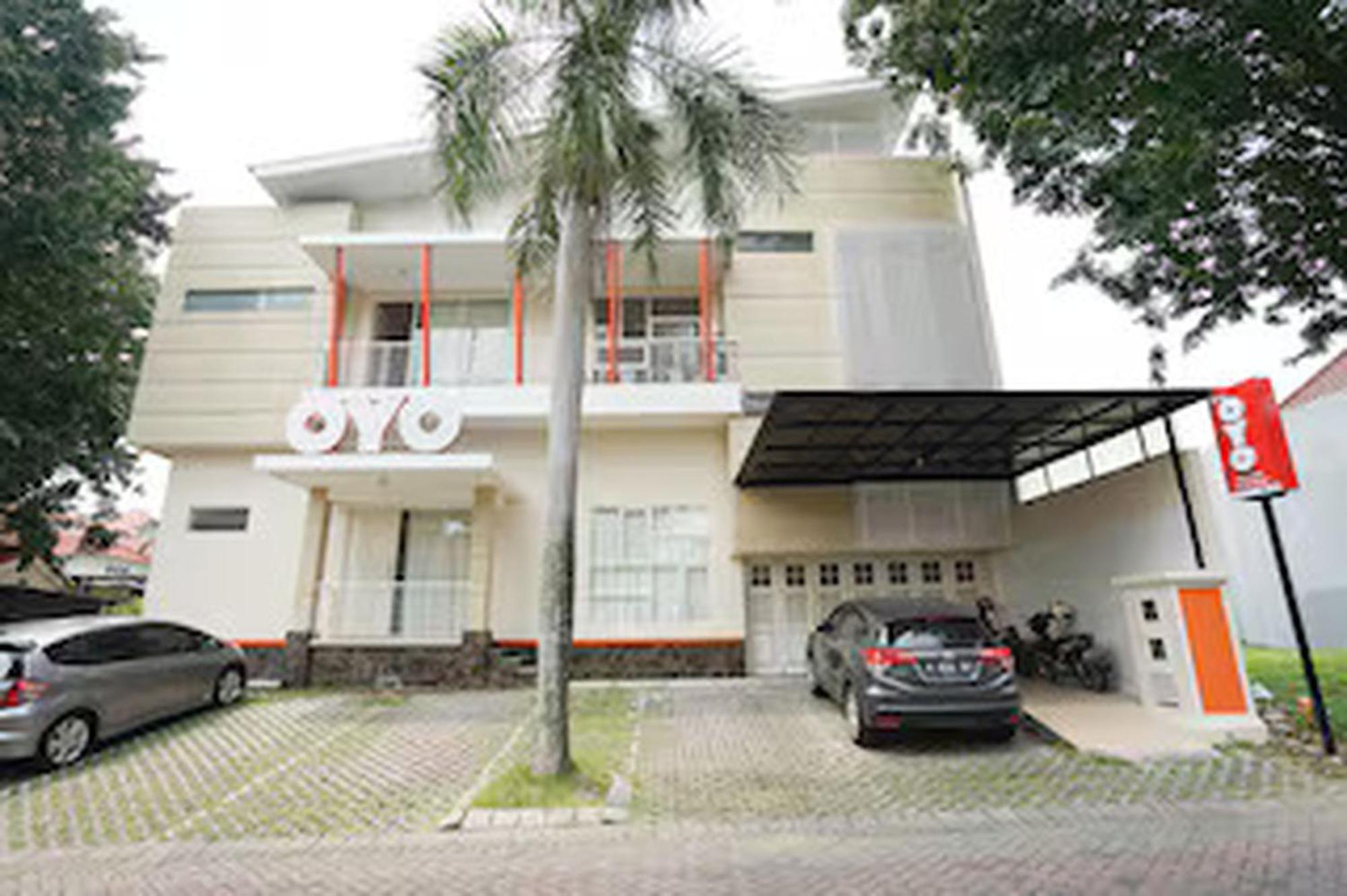 Oyo 782 Menjangan Residence At Citraland 1 Surabaya Exteriör bild